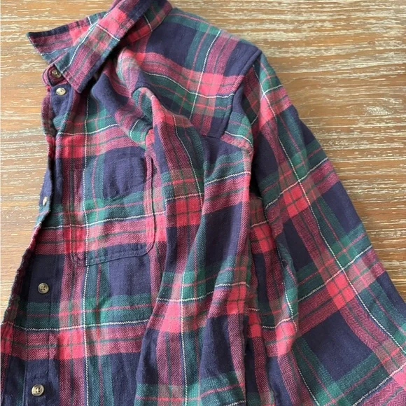 American Eagle Outfitters Red and Green Casual Button Down Shirt - Picture 2 of 3